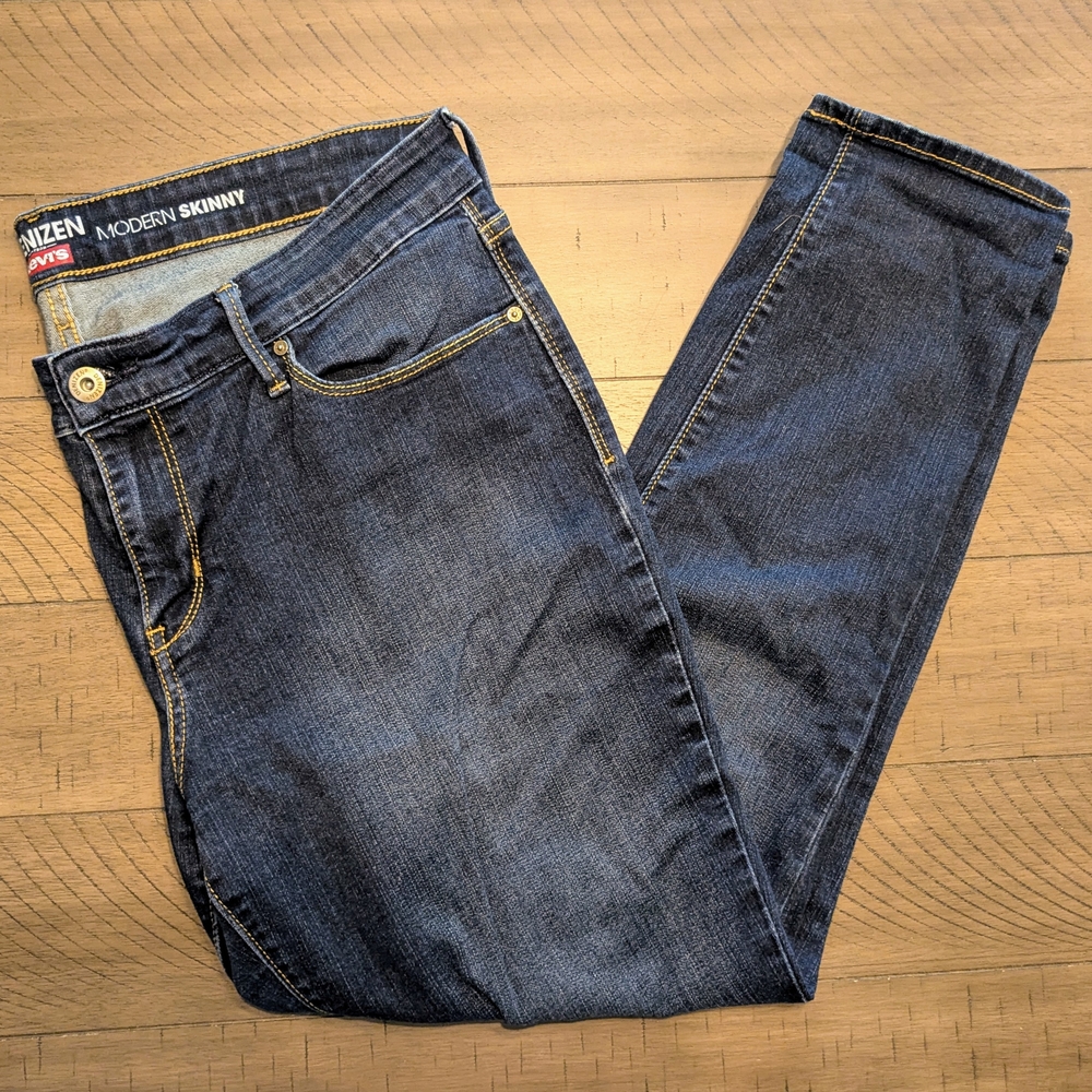 Denizen from Levi's Dark Blue Skinny Jeans Size 14